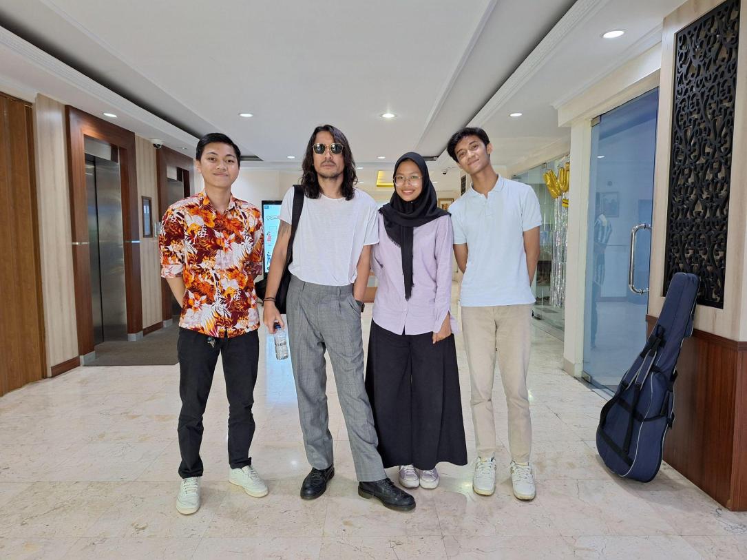 upload/berita/image/325/artis_dewa19.jpg